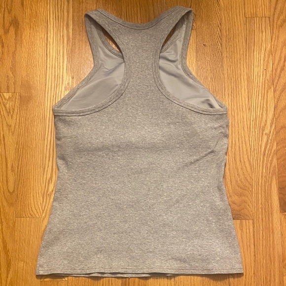 ALO Yoga Women's XL tank with built in bra - Picture 3 of 4